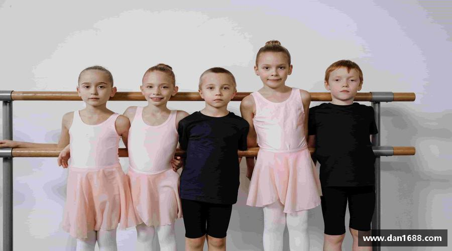 星空电竞平台风雨同舟，共创辉煌！